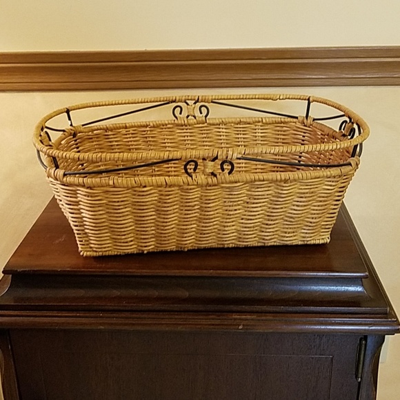 Other - Beautiful basket!